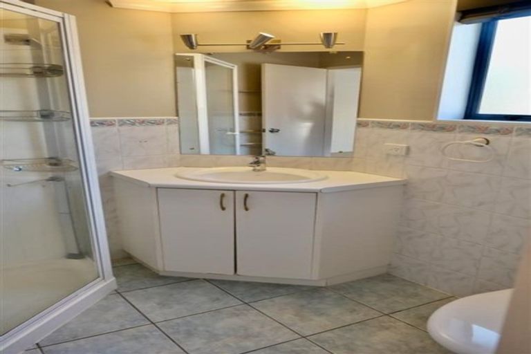 Photo of property in 11 Cognac Place, Henderson, Auckland, 0612