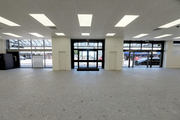 Photo of property in 350a Great South Road, Opaheke, Papakura, 2113