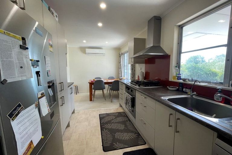 Photo of property in 8 Wyman Place, Pakuranga Heights, Auckland, 2010