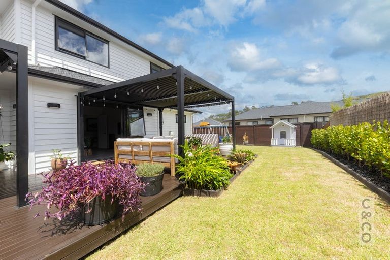 Photo of property in 1 Duchess Way, Riverhead, 0820