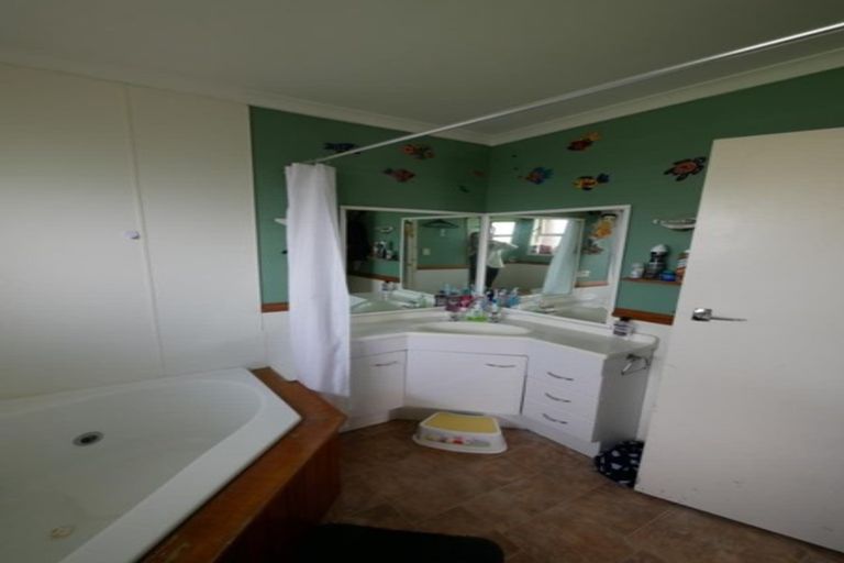 Photo of property in 48b Grande Vue Road, Hillpark, Auckland, 2102