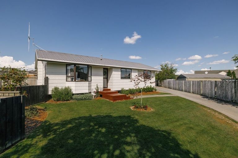 Photo of property in 21 Peppertree Glade, Kelvin Grove, Palmerston North, 4414