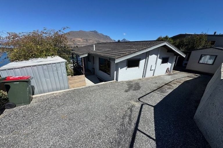 Photo of property in 11 Earnslaw Terrace, Queenstown, 9300