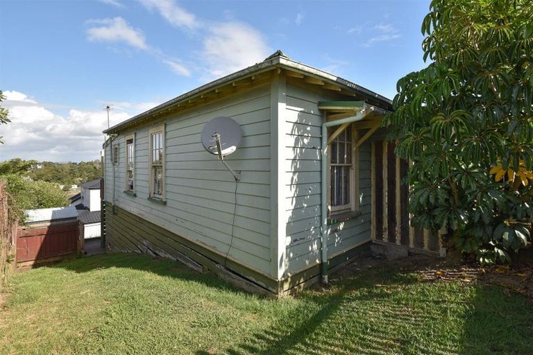 Photo of property in 141 Colwill Road, Massey, Auckland, 0614