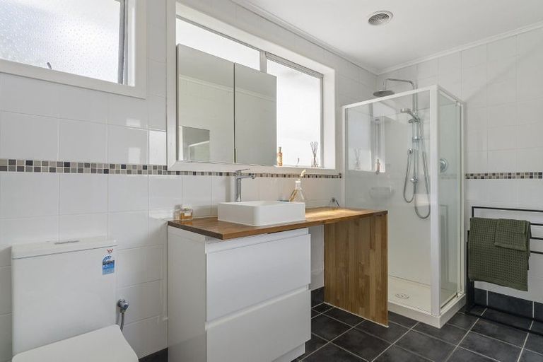 Photo of property in 23 Epping Road, Henderson, Auckland, 0610