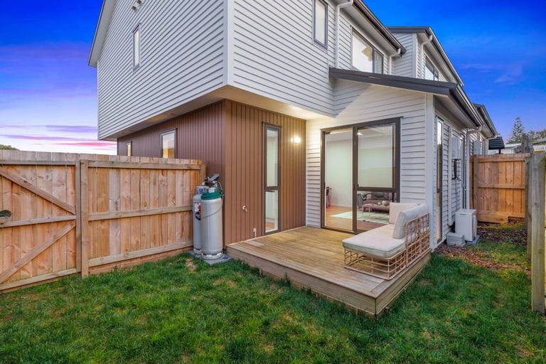 Photo of property in 4b Halberg Street, Glenfield, Auckland, 0629