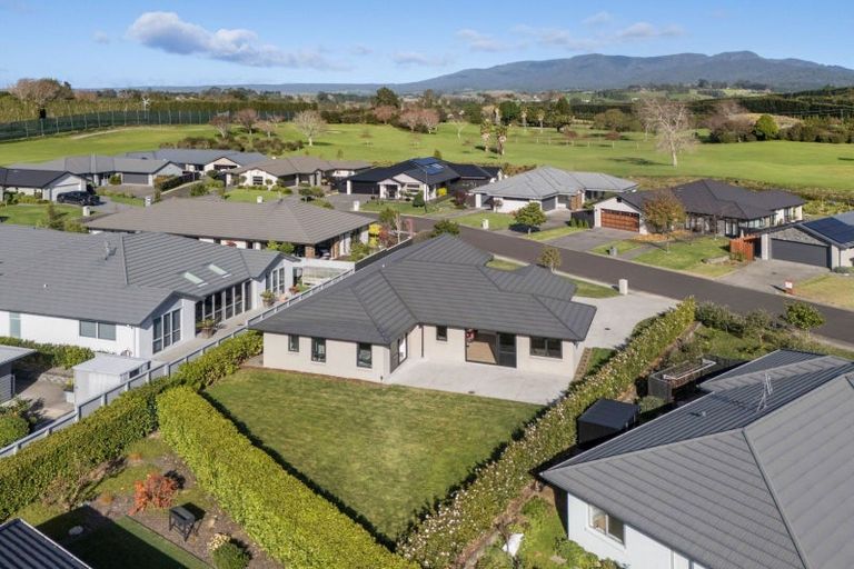 Photo of property in 39 Arran Drive, Aongatete, 3178