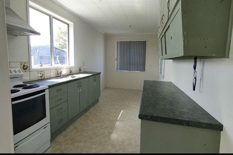 Photo of property in 4 Joanne Place, Rosehill, Papakura, 2113