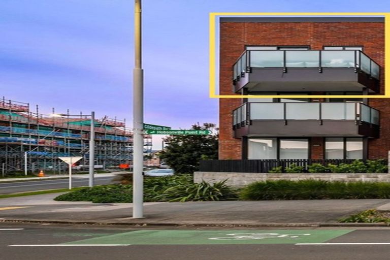 Photo of property in 3/22 Kerewhenua Crescent, 0616