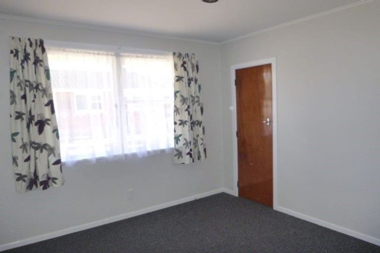 Photo of property in 1/52 Cruickshank Road, Clouston Park, Upper Hutt, 5018