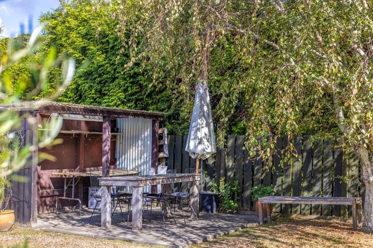 Photo of property in 22 Kaitawa Crescent, Paraparaumu, 5032