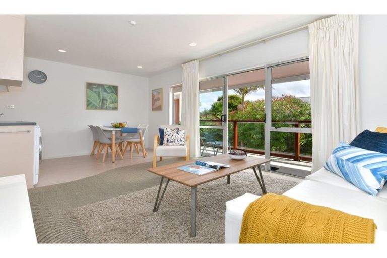 Photo of property in 4/416 Hibiscus Coast Highway, Orewa, 0931