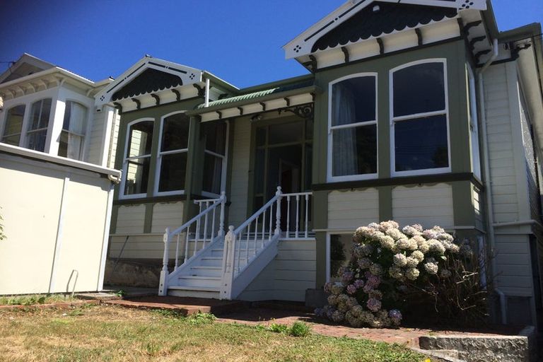 Photo of property in 30 Hargreaves Street, Mount Cook, Wellington, 6021