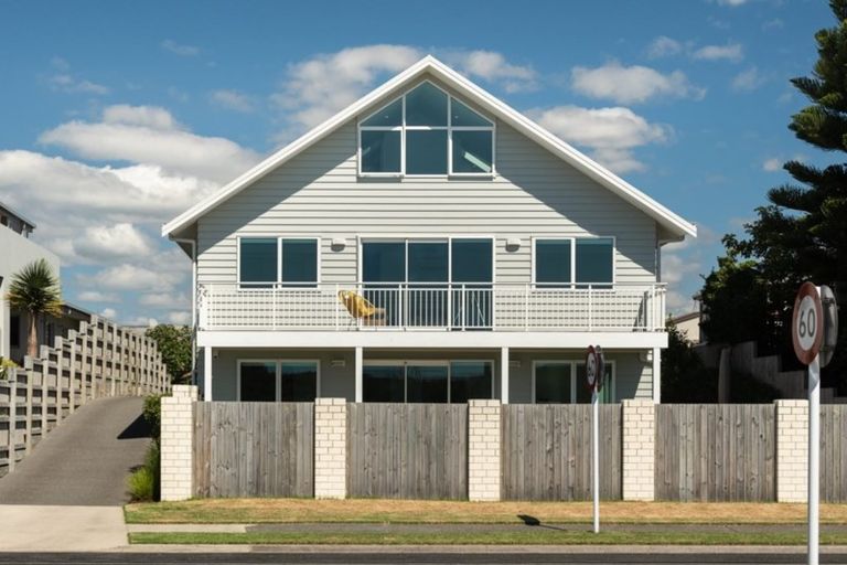 Photo of property in 708a Papamoa Beach Road, Papamoa Beach, Papamoa, 3118