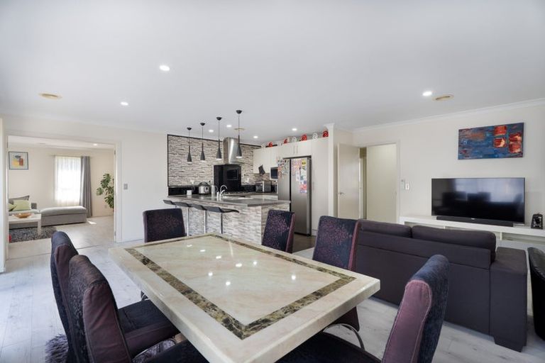 Photo of property in 42 Tongariro Drive, Aotea, Porirua, 5024