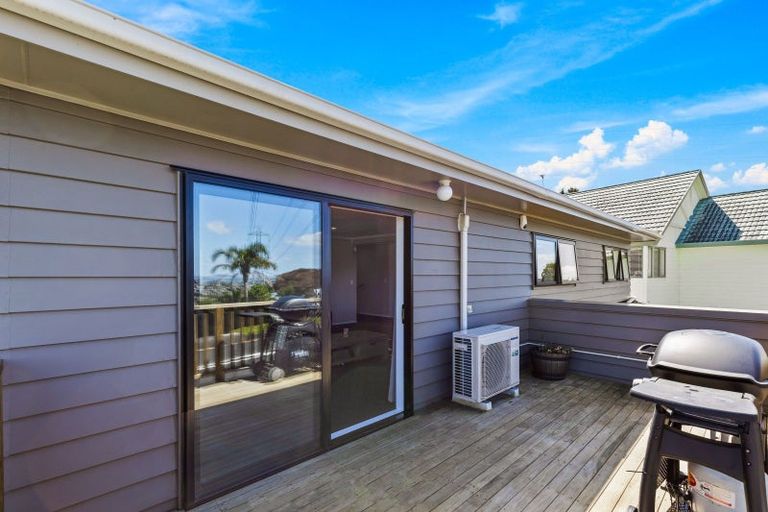 Photo of property in 50 Garton Drive, Massey, Auckland, 0614