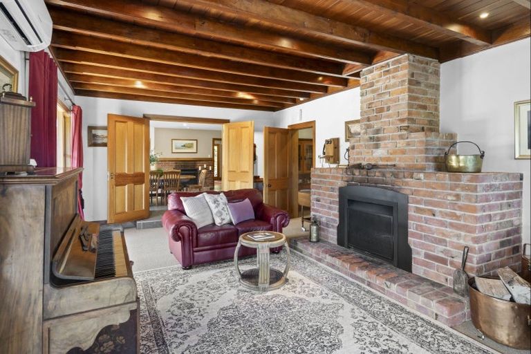 Photo of property in 38 Tizzards Road, Robinsons Bay, Akaroa, 7581