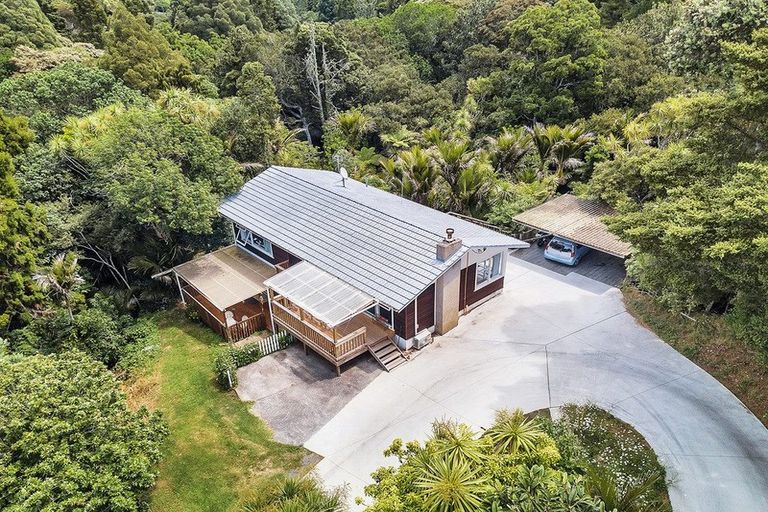 Photo of property in 146 Glenfield Road, Birkenhead, Auckland, 0626