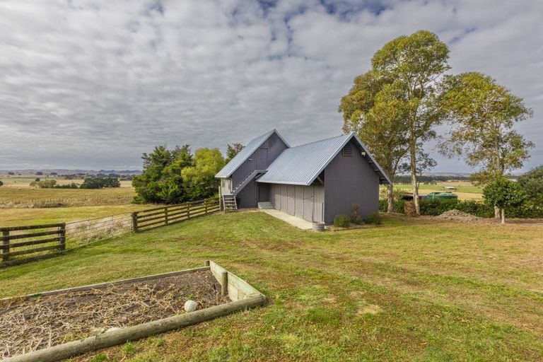 Photo of property in 297 Porangahau Road, Waipukurau, 4282