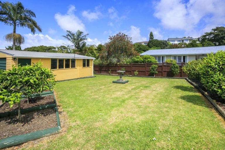 Photo of property in 66 Lake Road, Northcote, Auckland, 0627