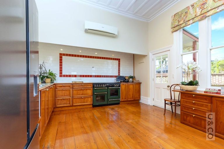 Photo of property in 14 Nelson Street, Helensville, 0800