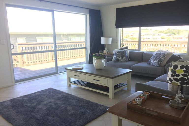 Photo of property in 31 Ina Ville Drive, Pukekohe, 2120