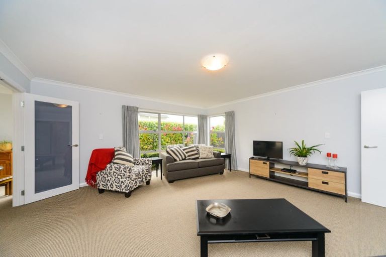 Photo of property in 19 Karina Terrace, Roslyn, Palmerston North, 4414