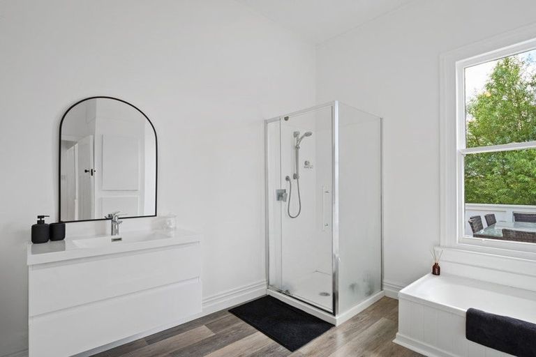 Photo of property in 4 Rautawhiri Road, Helensville, 0800