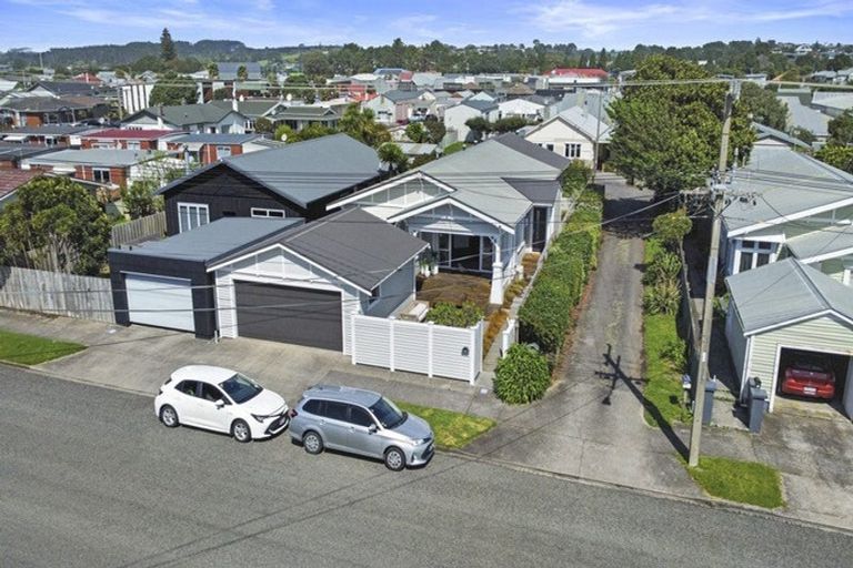Photo of property in 12 Barriball Street, Fitzroy, New Plymouth, 4312