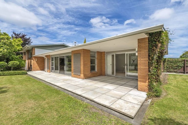 Photo of property in 39 Highfield Place, Avonhead, Christchurch, 8042