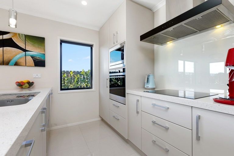 Photo of property in 24 Marion Crescent, Papamoa Beach, Papamoa, 3118