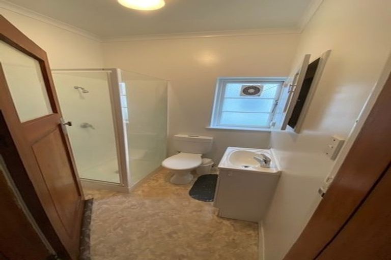 Photo of property in San Marino Apartments, 2/4 Oak Park Avenue, Te Aro, Wellington, 6011