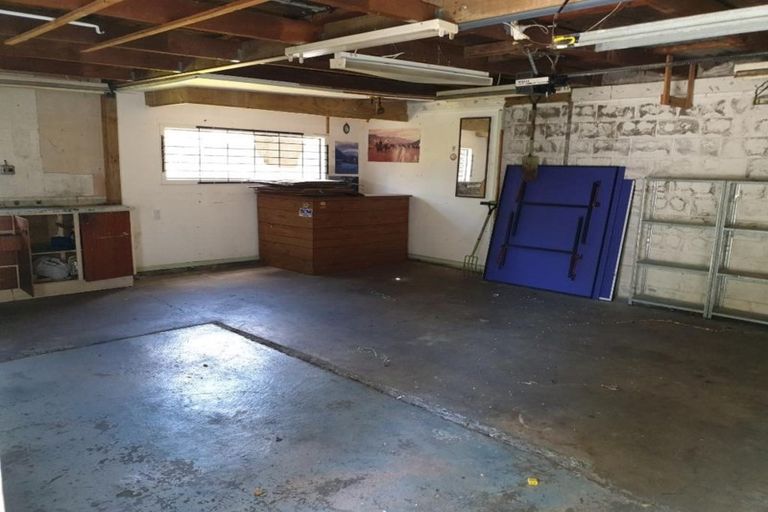 Photo of property in 4 Mountbatten Place, Papakura, 2110