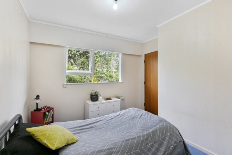 Photo of property in 30 Thurleigh Grove, Karori, Wellington, 6012