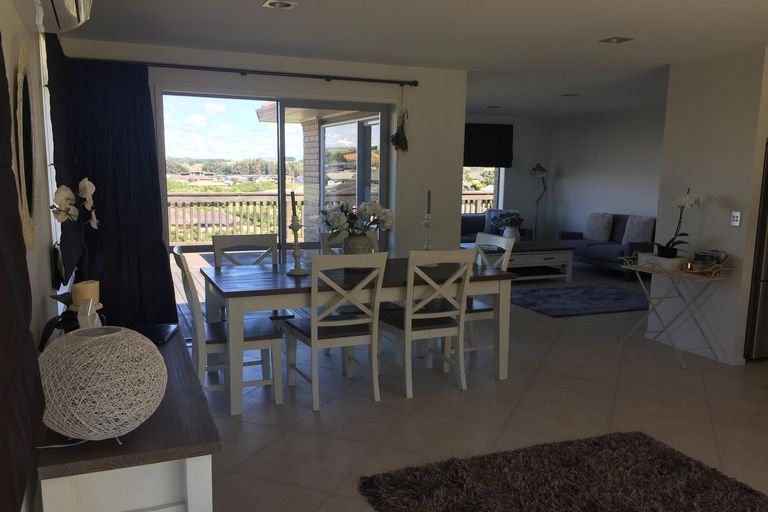 Photo of property in 31 Ina Ville Drive, Pukekohe, 2120