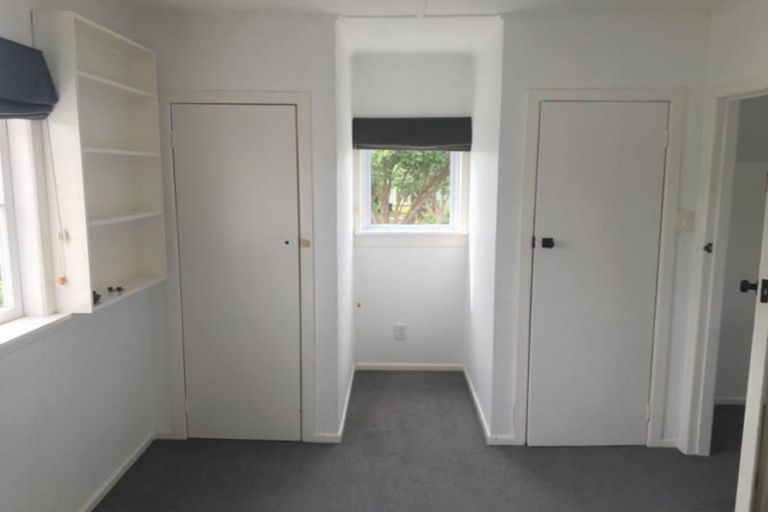 Photo of property in 1 River Road, Te Atatu Peninsula, Auckland, 0610