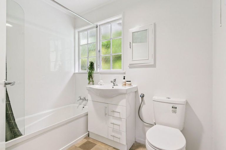 Photo of property in 5b Astor Street, Karori, Wellington, 6012