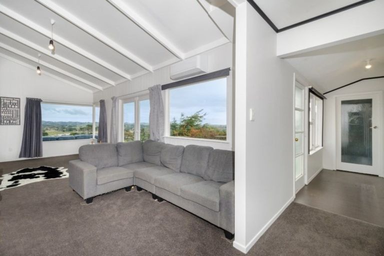 Photo of property in 69 Garfield Road, Helensville, 0800