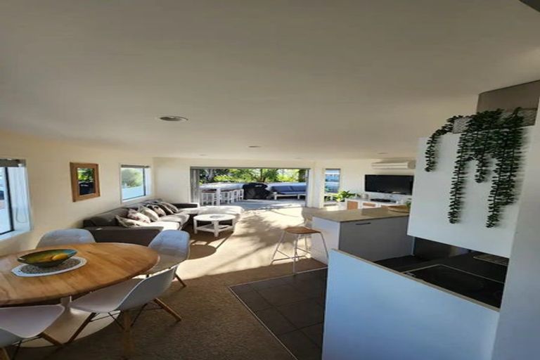 Photo of property in 306 Ocean Road, Whangamata, 3620