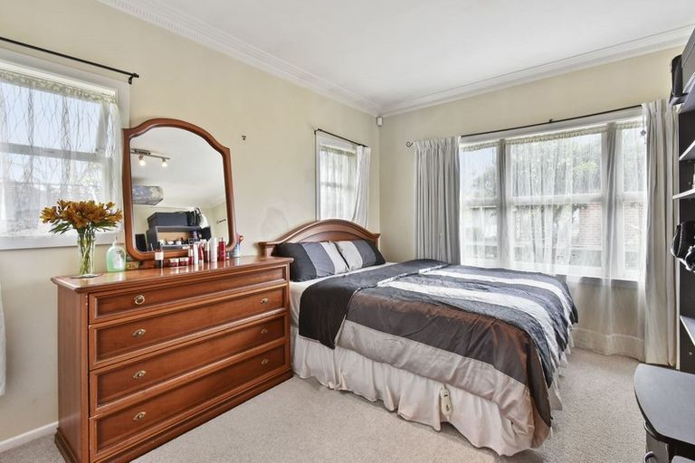 Photo of property in 15 Laurie Avenue, Papakura, 2110