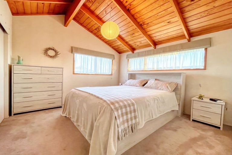 Photo of property in 236 Don Buck Road, Massey, Auckland, 0614