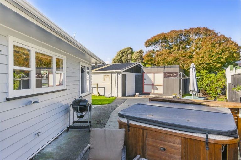 Photo of property in 2 Weld Street, Levin, 5510