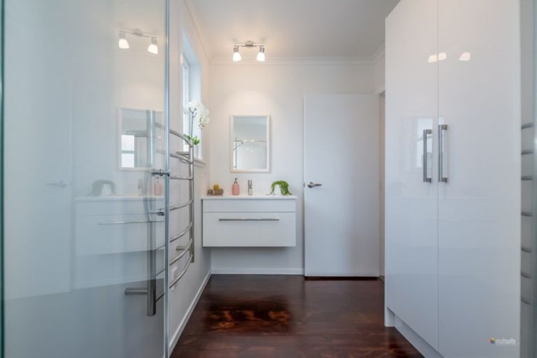 Photo of property in 4a Langford Street, Naenae, Lower Hutt, 5011