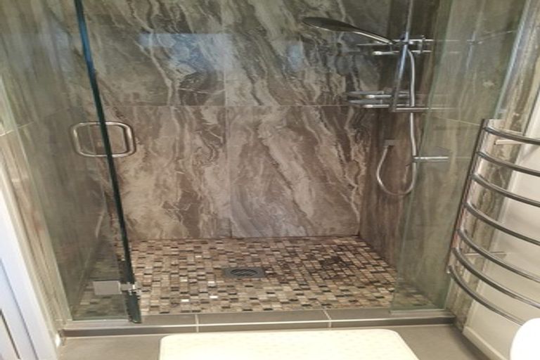 Photo of property in 18 Stanaway Street, Hillcrest, Auckland, 0627