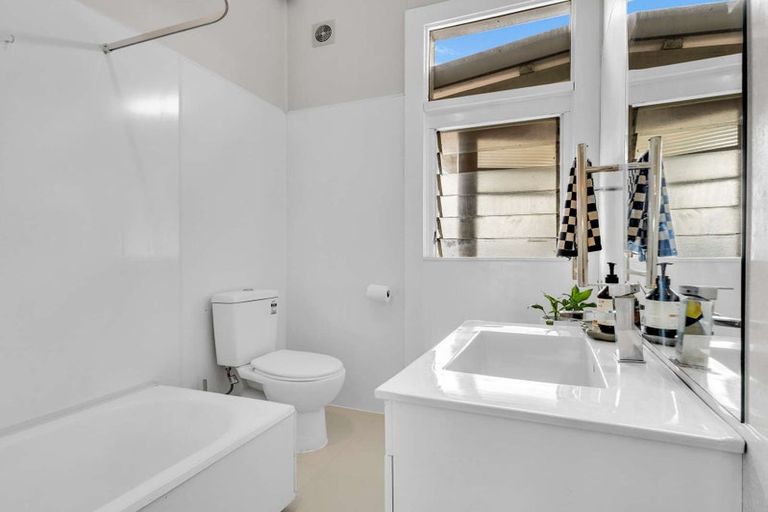 Photo of property in 800 Victoria Street, Parkvale, Hastings, 4122