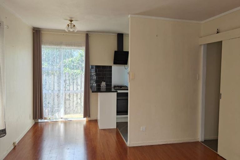 Photo of property in 24a/2 Waimumu Road, Massey, Auckland, 0614