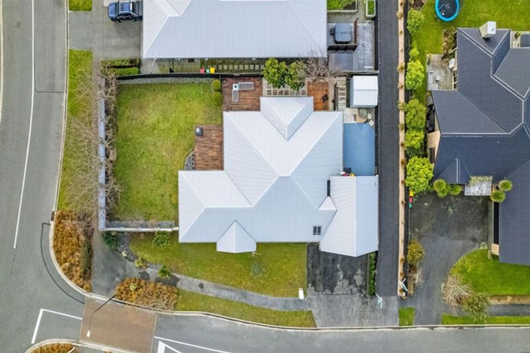 Photo of property in 32 Linkwater Way, Parklands, Christchurch, 8083