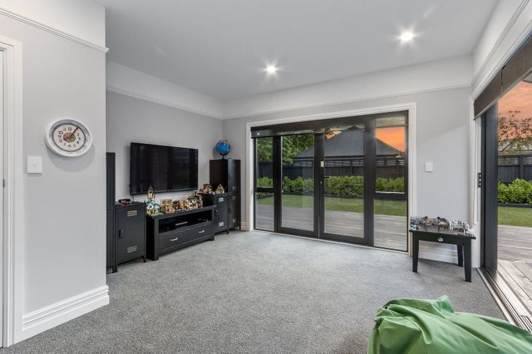 Photo of property in 45 Bryndwr Road, Fendalton, Christchurch, 8052