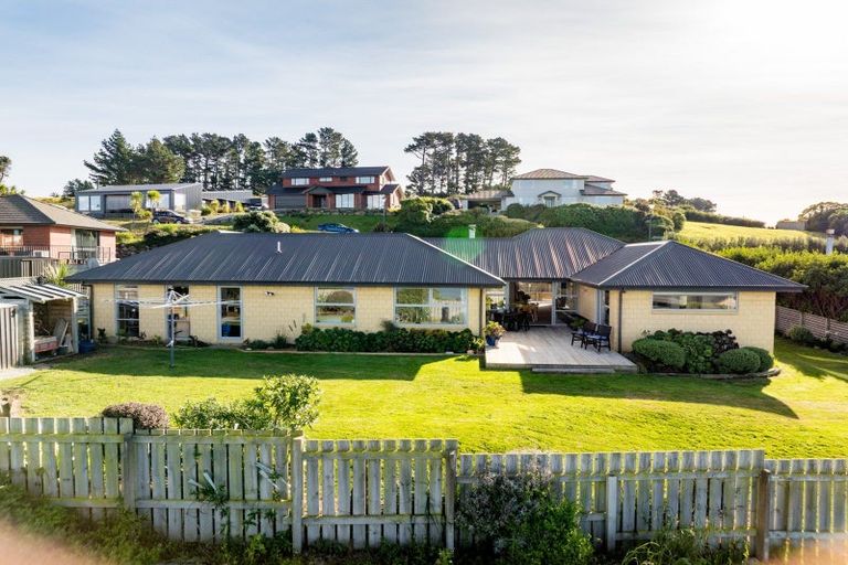 Photo of property in 37 Highgrove, Saint Clair, Dunedin, 9012