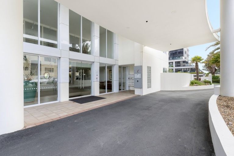 Photo of property in 12 Maunganui Road, Mount Maunganui, 3116